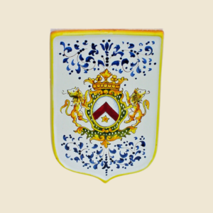 Shield shaped tile cm 25 x cm 18  cote of arms