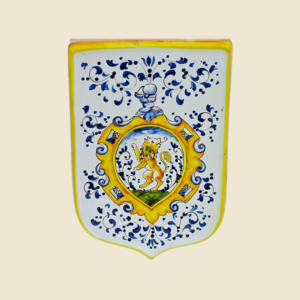 Shield shaped tile  cm 25 x cm 18 cote of arms