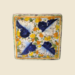 Square tile cm 15 x 15  folk motifs