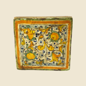 Square tile cm 15 x 15  folk motifs