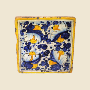 Square tile cm 15 x 15  folk motifs