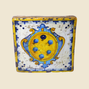 square tile cm 15 x 15 cote of arms pattern